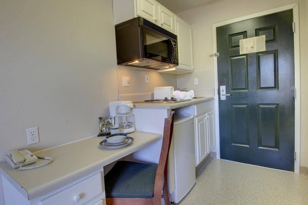 Intown Suites Extended Stay Greensboro Nc - Airport Dış mekan fotoğraf